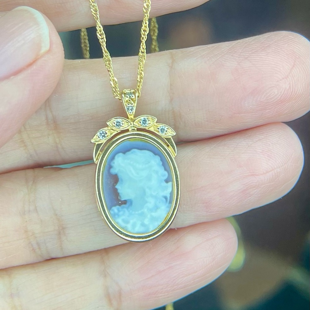 14KT Gold Cameo Pendant Necklace